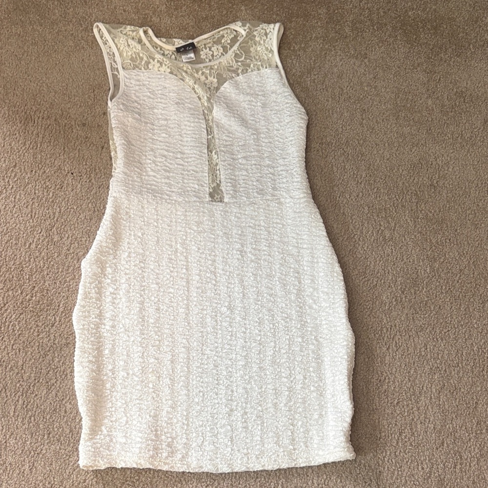 Elegant White Lace Dress